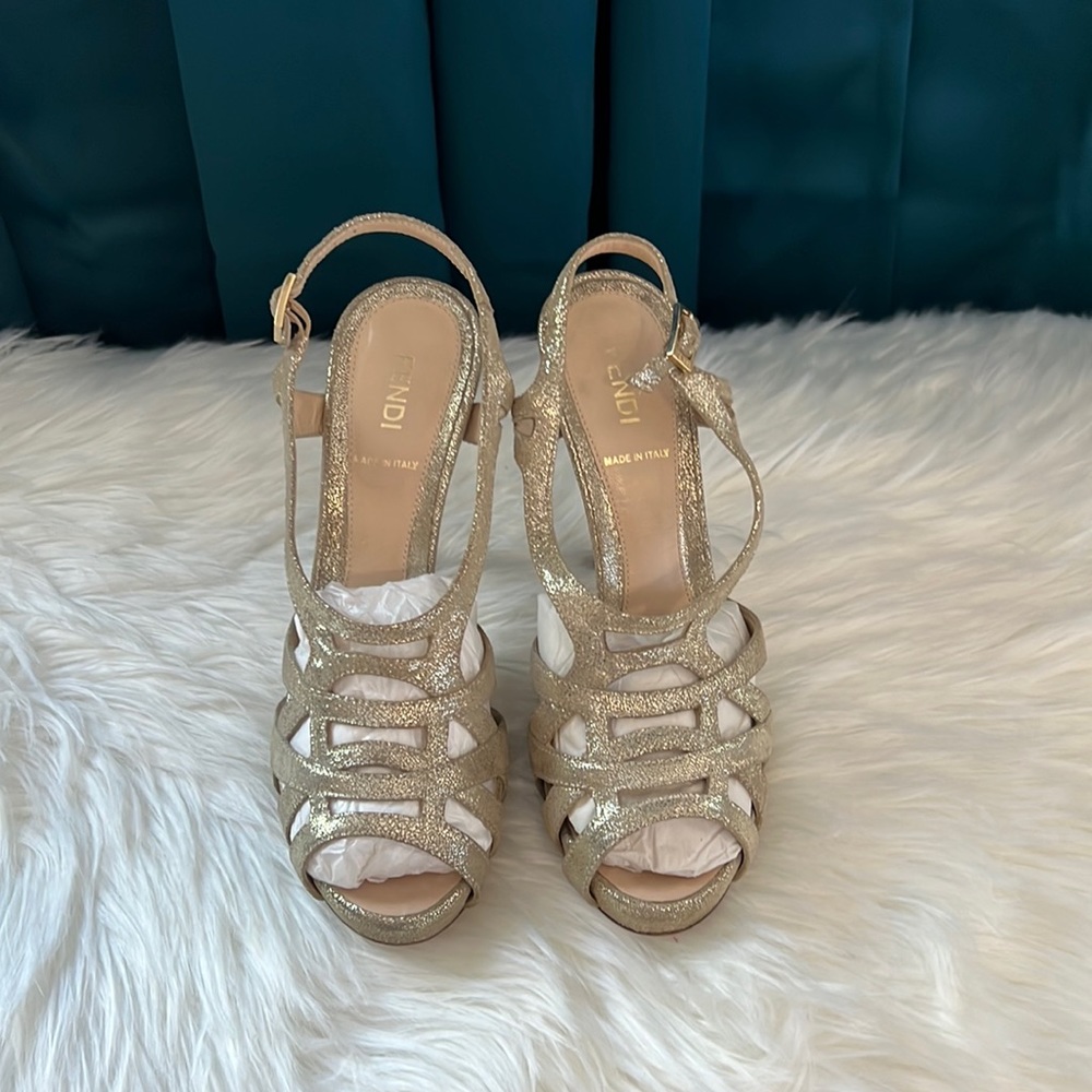 FENDI Cage sandal 100% Authentic!! Size 37.5 like new